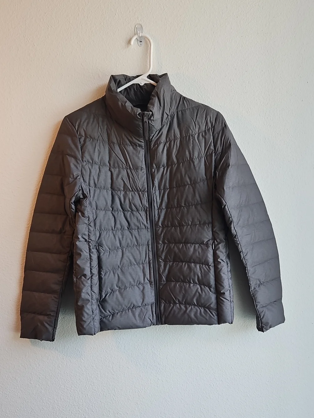 Uniqlo Ultra Light Down Gray Quilted Jacket — Heather Charcoal Large Men Women - Picture 1 of 5